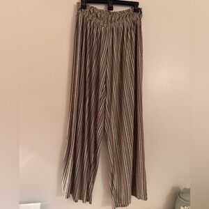 West Loop ✨Stretchy✨ Wide Leg Pants - Cream with Red & Navy pattern